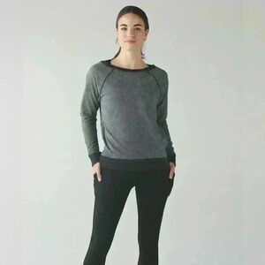 Lululemon Crew Love Pullover (First Release)
Heathered Speckled Black size 6